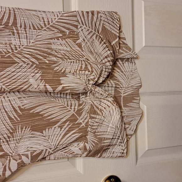 NWOT Tropical Print Top - Picture 3 of 7